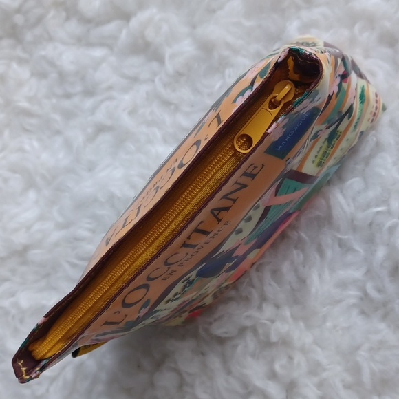 L'OCCITANE cosmetic bag - Picture 6 of 13